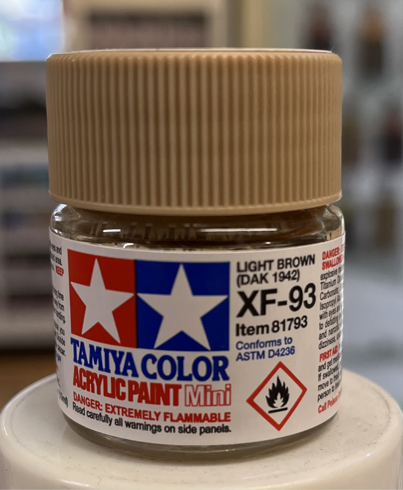 Tamiya XF93 Light Brown (DAK 1942)