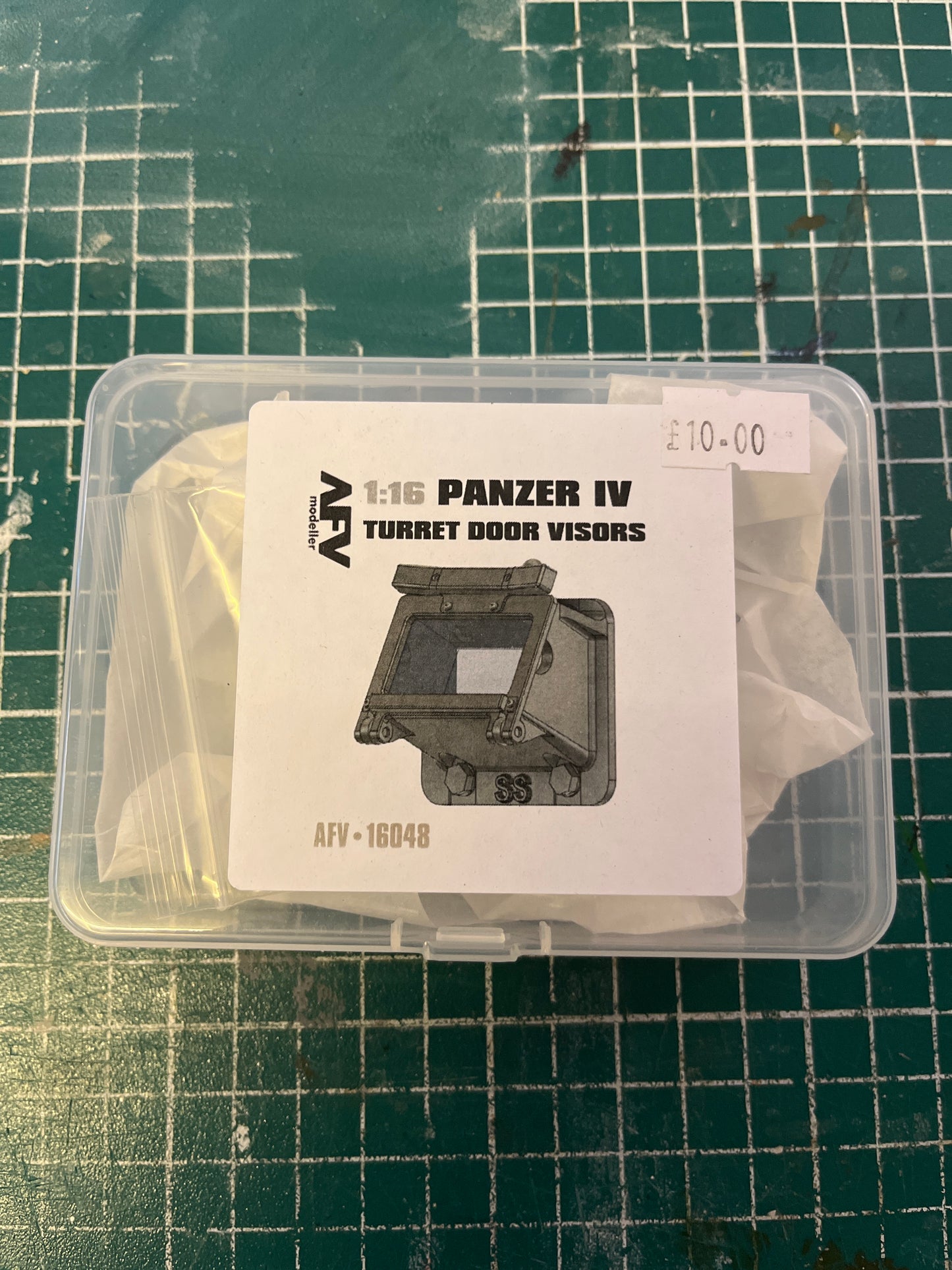 *PRE OWNED* AFV 16048 Panzer IV Turret Door Visors
