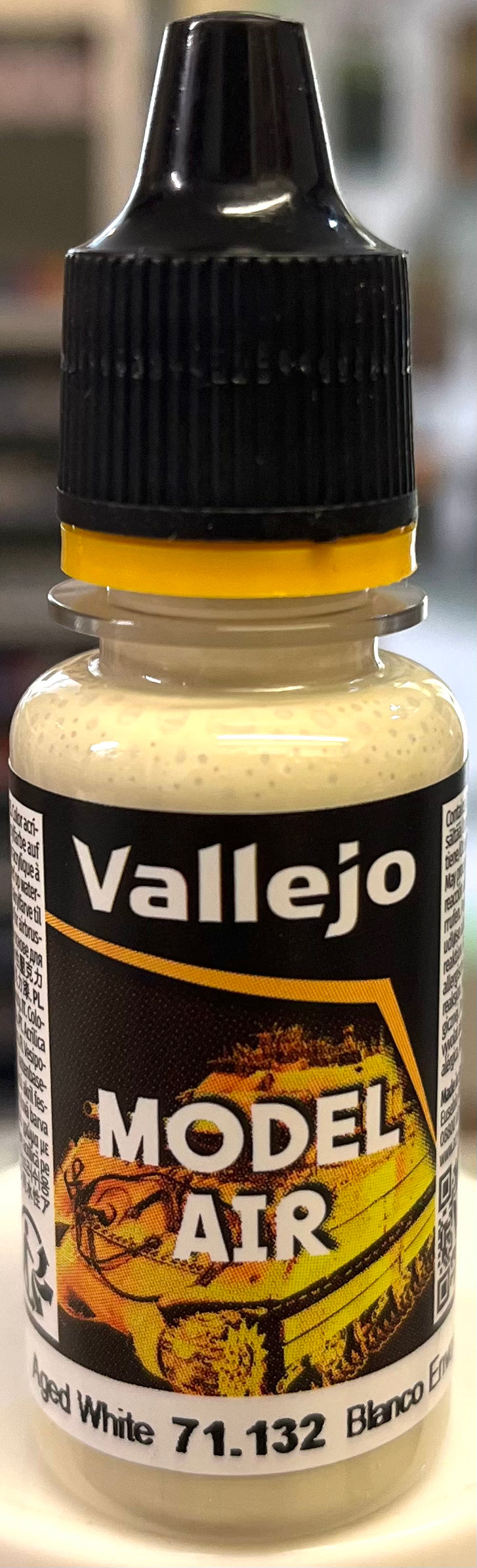 Vallejo Model Air 71.132 Aged White