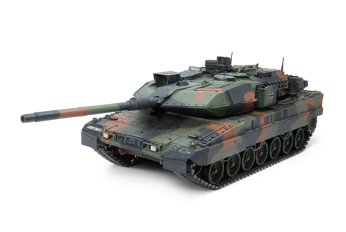 Tamiya 56047 R/C Leopard 2 A7V with Option Kit