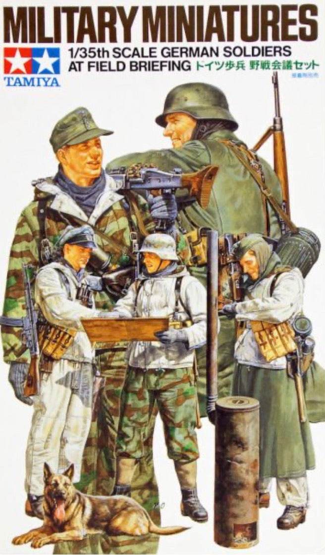 Tamiya 35212 German Soldiers At Field Briefing