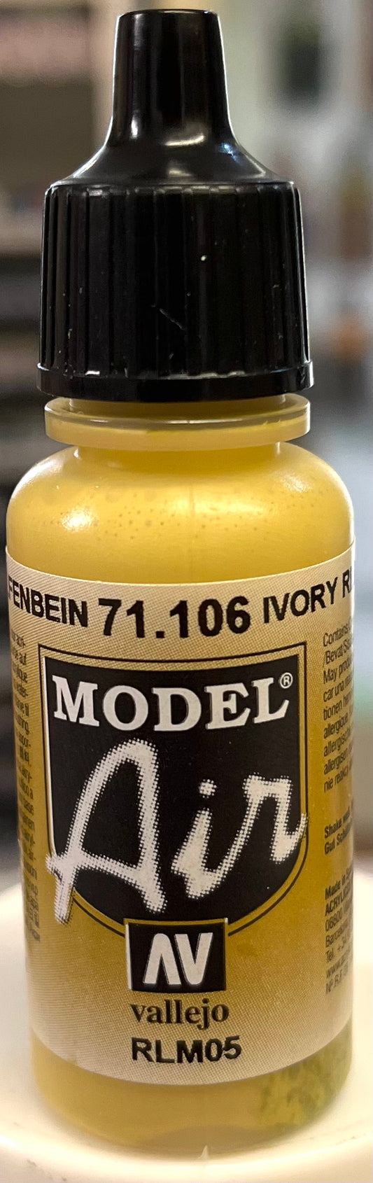 Vallejo Model Air 71.106 Ivory RLM05
